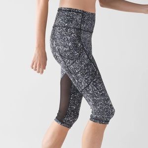 Lululemon Outrun Crop Leggings